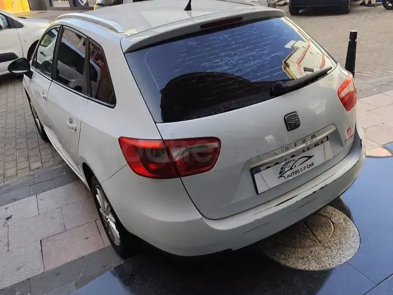 Usado Seat Ibiza ST Reference 90 CV (66 kW) 2012 Blanco Familiar