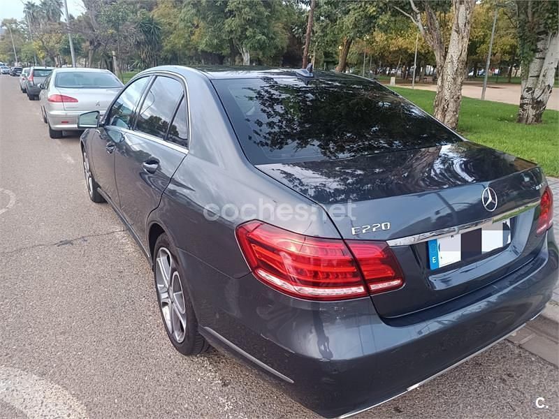 Usado Mercedes E220 170 CV (125 kW) 2015 Gris / plata Berlina