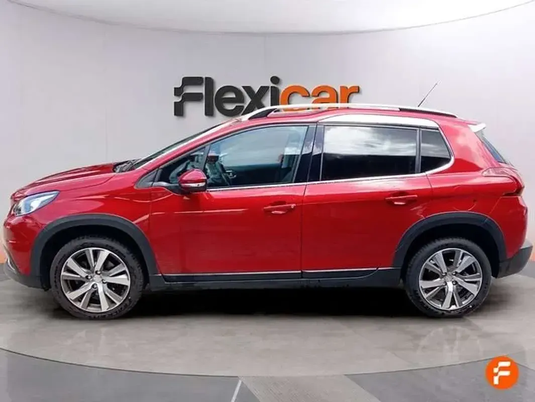 Usado Peugeot 2008 Allure 131 CV (96 kW) 2019 Rojo SUV