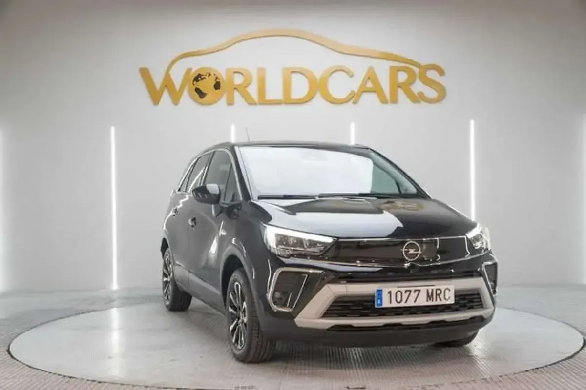 Usado Opel Crossland Elegance 110 CV (80 kW) 2024 Negro SUV