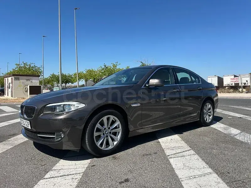 Usado BMW 520 177 CV (130 kW) 2010 Beige Berlina