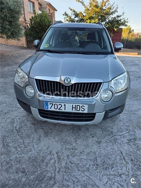 Usado Skoda Yeti Ambition 110 CV (80 kW) 2011 Gris / plata SUV