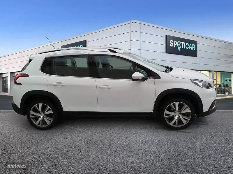 Usado Peugeot 2008 Allure 110 CV (80 kW) 2018 Blanco SUV