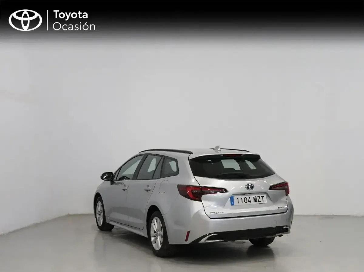 Usado Toyota Corolla Active 140 CV (102 kW) 2025 Gris Familiar