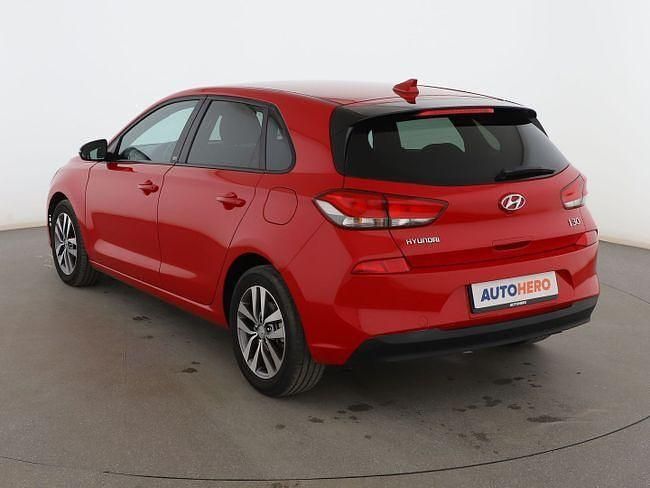 Usado Hyundai i30 GO! 116 CV (85 kW) 2018 Rojo Utilitario