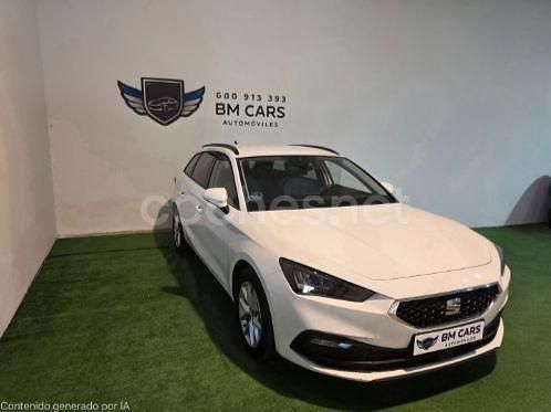 Usado Seat Leon Style 115 CV (84 kW) 2022 Blanco Familiar