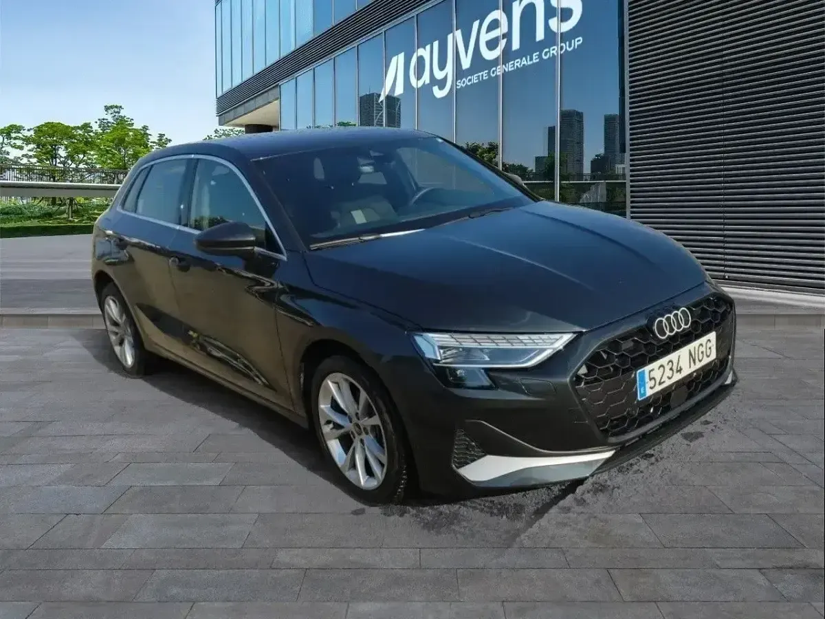 Usado Audi A3 Advanced Plus 116 CV (85 kW) 2025 Gris Berlina