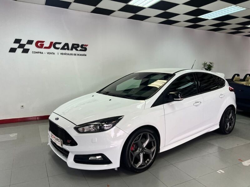 Blanco Usado 2016 Ford Focus ST Utilitario | 19.900 € (Precio justo) - Imagen 1/4