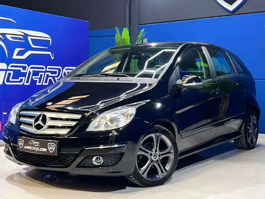 Usado Mercedes B180 Sport Edition 109 CV (80 kW) 2010 Negro Monovolumen