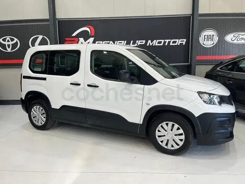 Usado Peugeot Rifter Access 100 CV (73 kW) 2020 Blanco Monovolumen