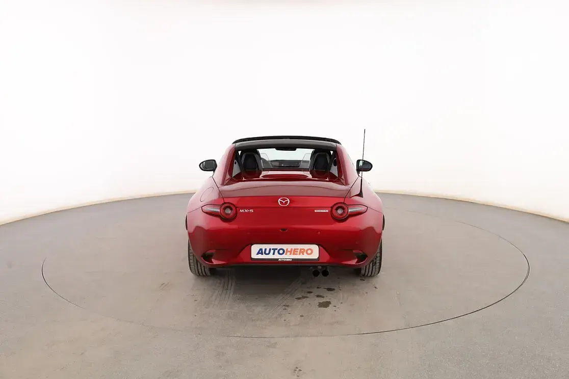 Usado Mazda MX5 Exclusive-Line 132 CV (97 kW) 2024 Rojo Descapotable