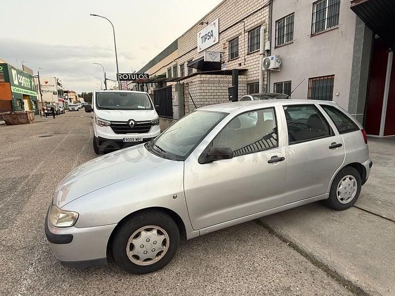 Usado Seat Ibiza Stella 68 CV (50 kW) 2001 Gris / plata Utilitario