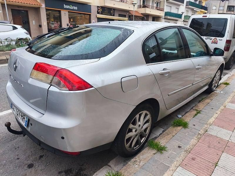 Usado Renault Laguna III 130 CV (95 kW) 2010 Gris / plata Berlina