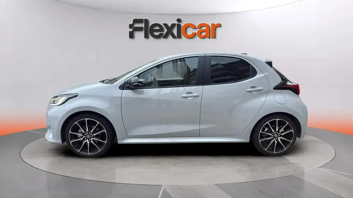 Usado Toyota Yaris Sport 116 CV (85 kW) 2023 Blanco Utilitario