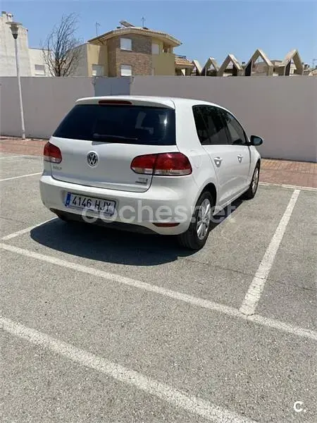 Usado VW Golf VII Advance 105 CV (77 kW) 2012 Blanco Berlina