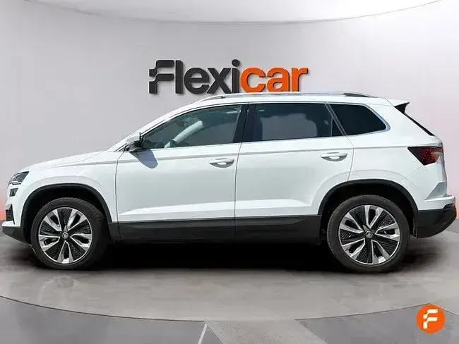 Usado Skoda Karoq Ambition 150 CV (110 kW) 2022 Blanco SUV