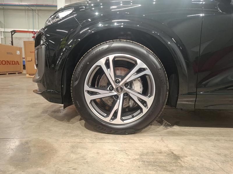 Nuevo Audi Q6 e-tron S-Line 284 kW (387 CV) 2026 Negro mito metalizado SUV