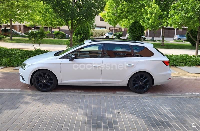 Usado Seat Leon ST FR 150 CV (110 kW) 2019 Blanco Familiar