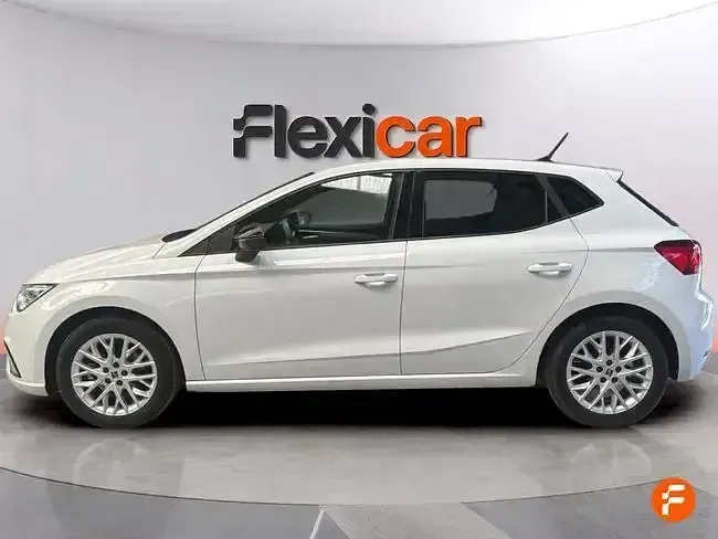 Usado Seat Ibiza FR 110 CV (80 kW) 2023 Blanco Utilitario