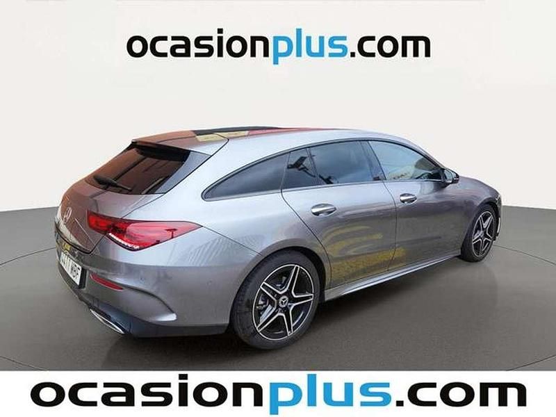 Usado Mercedes CLA200 Shooting Brake AMG 150 CV (110 kW) 2022 Gris Familiar