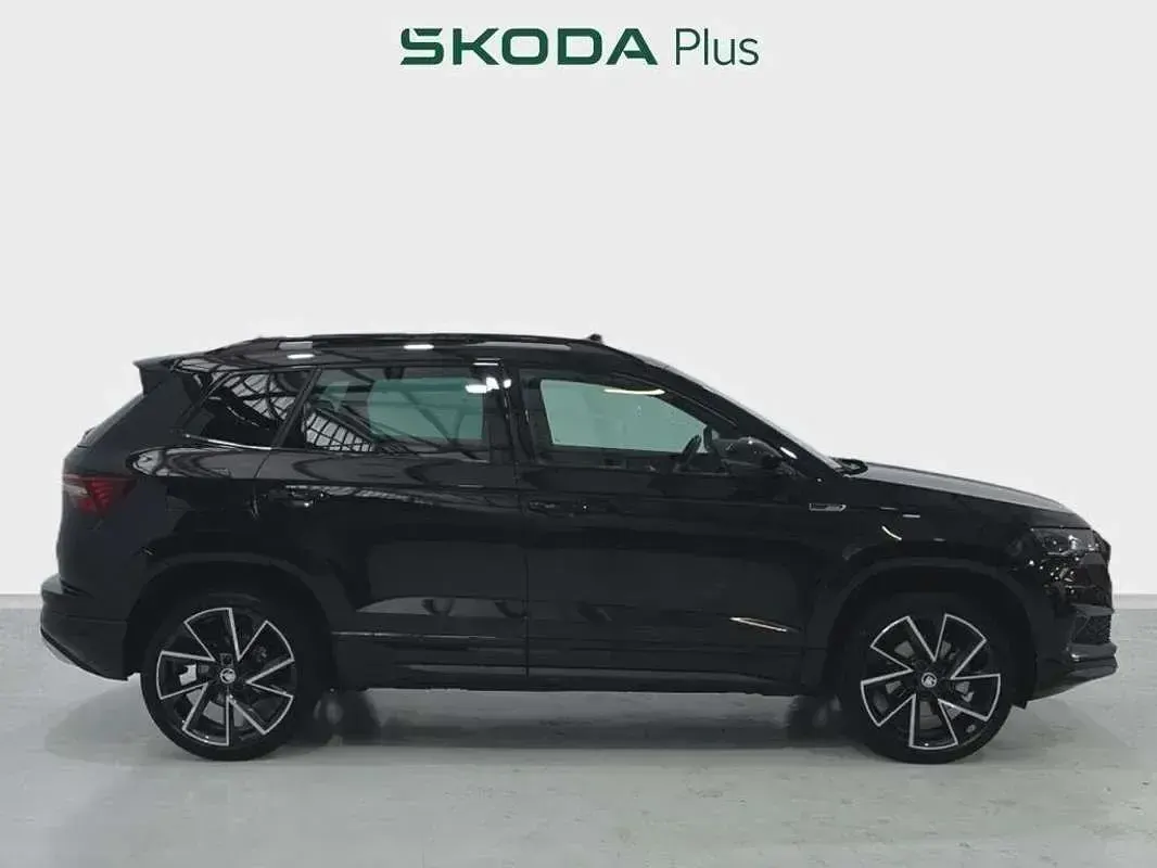 Usado Skoda Karoq SportLine 150 CV (110 kW) 2023 Negro SUV