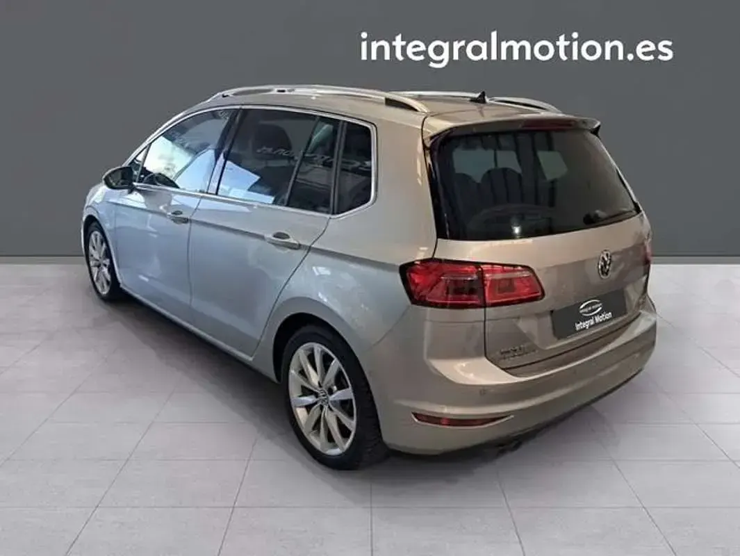 Usado VW Golf VII Sport 150 CV (110 kW) 2015 Gris Utilitario