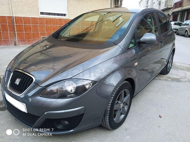 Usado Seat Altea I-Tech 105 CV (77 kW) 2014 Blanco Monovolumen