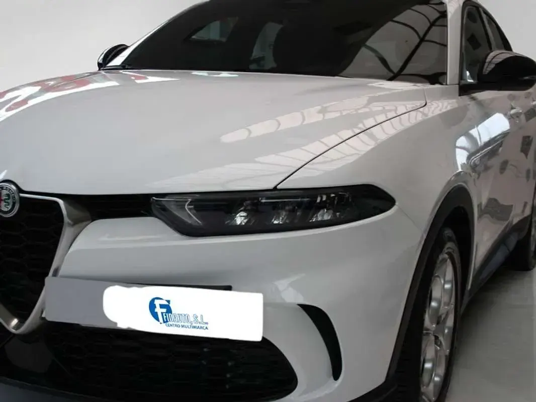 Usado Alfa Romeo Tonale Super 131 CV (96 kW) 2023 Blanco SUV