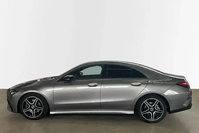 Usado Mercedes CLA200 163 CV (119 kW) 2025 Berlina