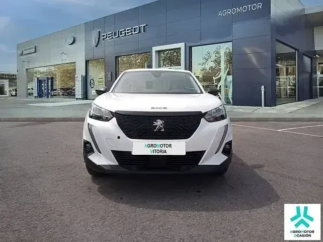 Usado Peugeot 2008 Active 110 CV (80 kW) 2021 Blanco SUV