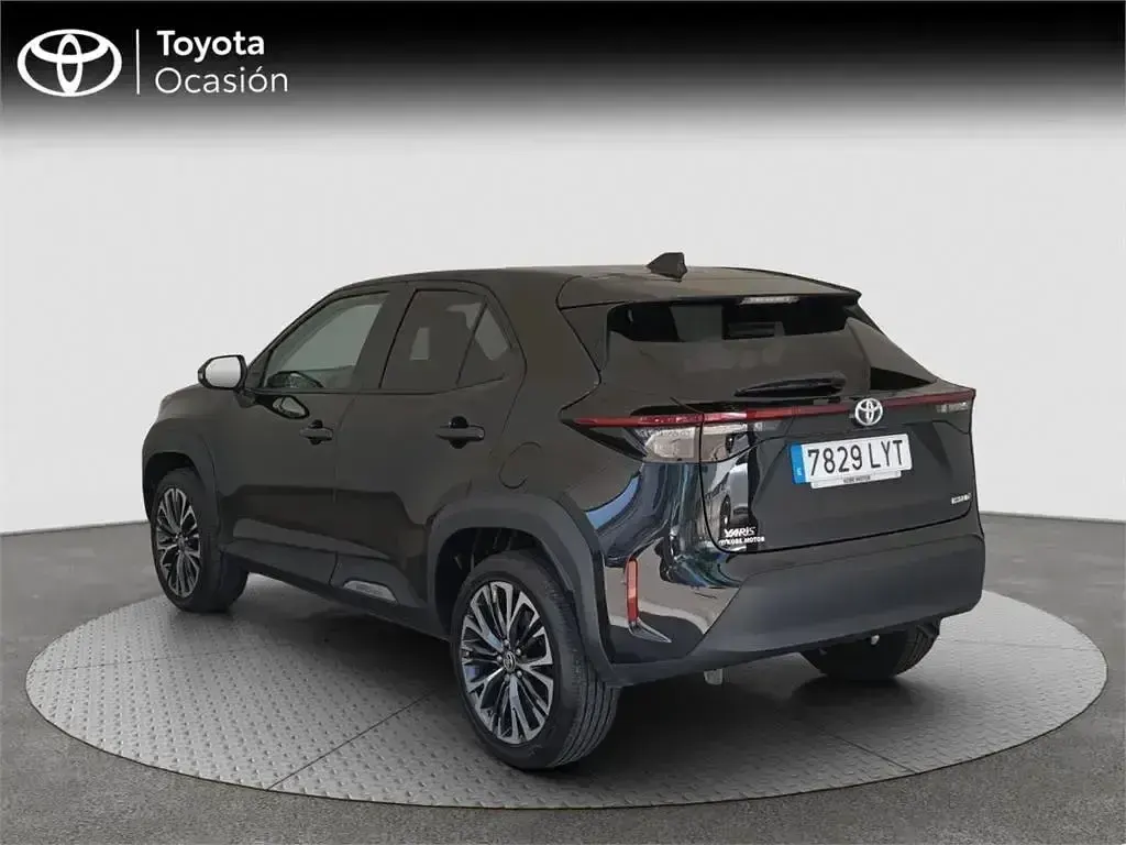 Usado Toyota Yaris Cross Style 116 CV (85 kW) 2022 Negro SUV