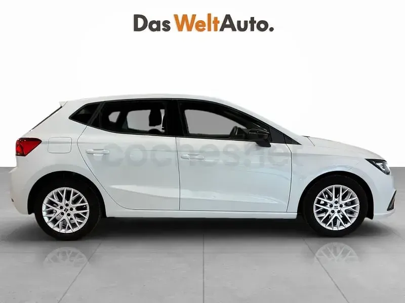 Usado Seat Ibiza FR 115 CV (84 kW) 2024 Blanco Utilitario