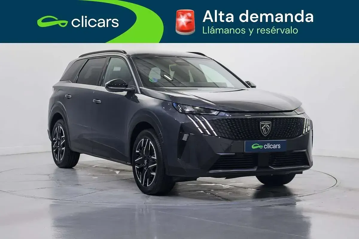 Usado Peugeot 5008 Allure 136 CV (100 kW) 2025 Negro SUV