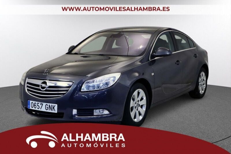 Gris / plata Usado 2009 Opel Insignia Edition Berlina | 6530 € (Precio justo) - Imagen 1/4