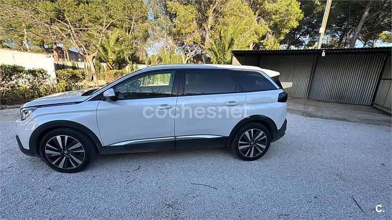 Usado Peugeot 5008 Active 130 CV (95 kW) 2019 Blanco SUV