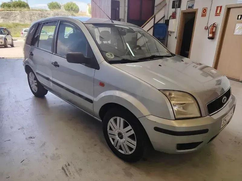 Usado Ford Fusion 100 CV (73 kW) 2002 Azul Utilitario