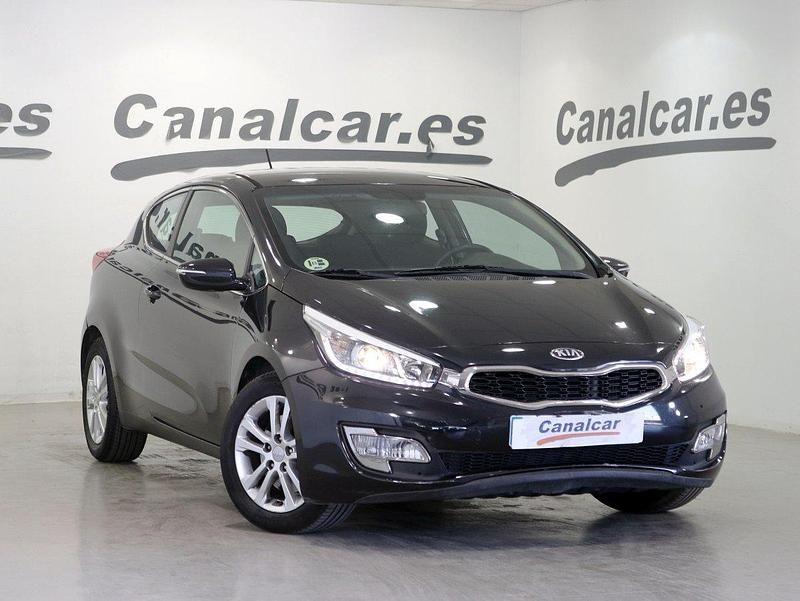 Usado Kia ProCeed 110 CV (80 kW) 2014 Negro Utilitario