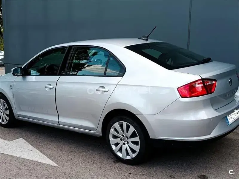 Usado Seat Toledo Style 105 CV (77 kW) 2012 Blanco Utilitario