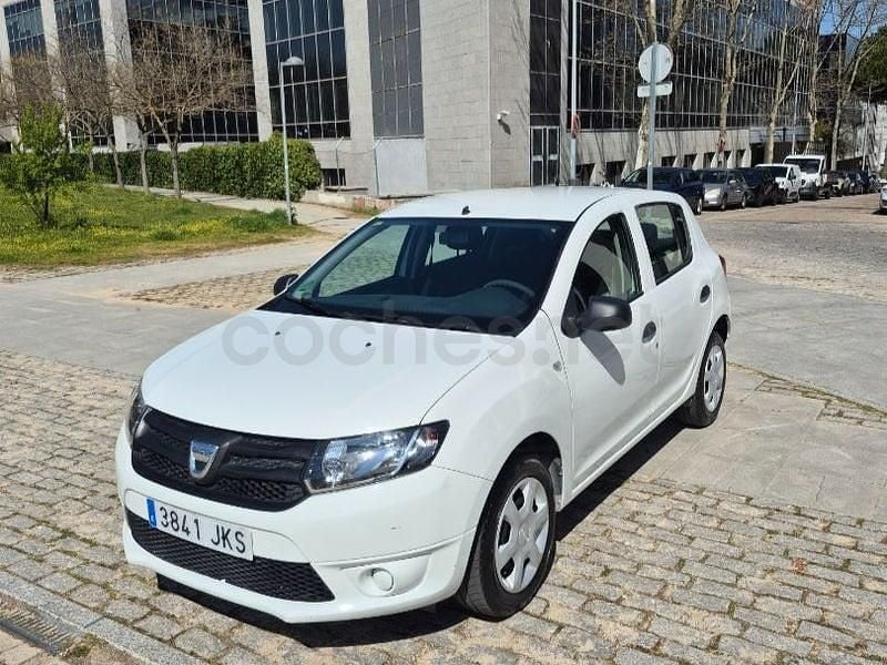 Usado Dacia Sandero Ambiance 75 CV (55 kW) 2016 Blanco Berlina