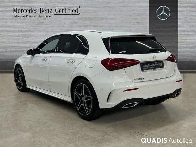 Usado Mercedes A200 AMG line 150 CV (110 kW) 2025 Blanco polar Berlina