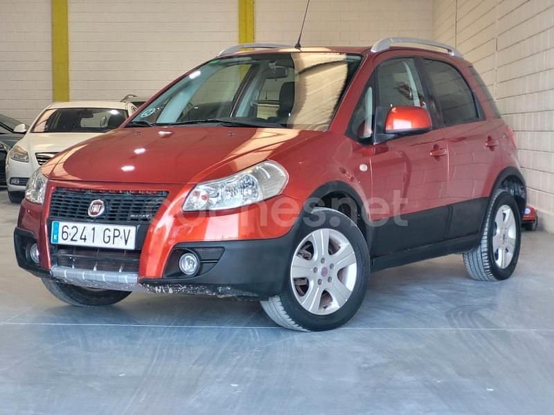 Usado Fiat Sedici Dynamic 120 CV (88 kW) 2009 Marrón SUV