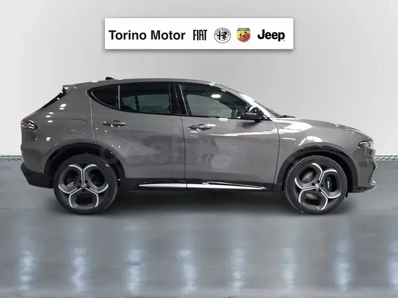 Nuevo Alfa Romeo Tonale Edizione Speciale 174 CV (127 kW) 2026 Gris / plata SUV