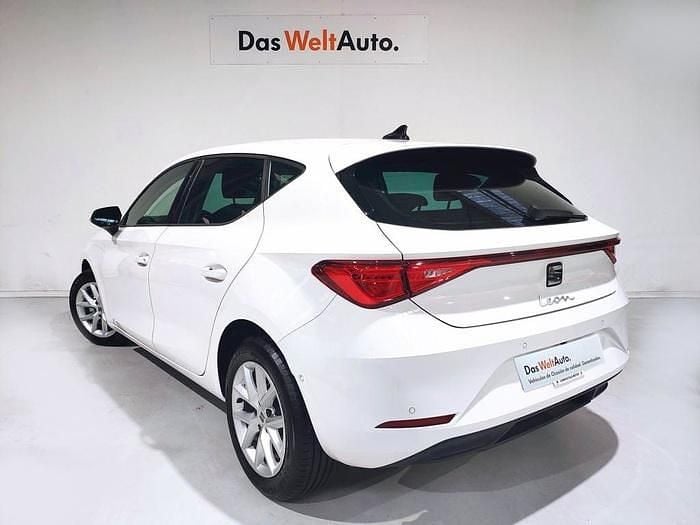 Blanco Usado 2025 Seat Leon Style Berlina | 21.990 € (Buen precio) - Imagen 1/4