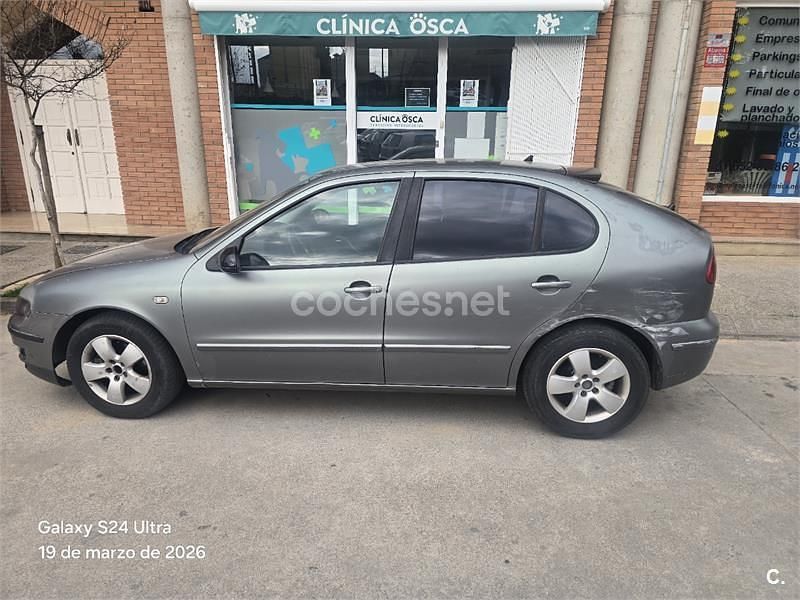 Usado Seat Leon Stella 110 CV (80 kW) 2004 Azul Utilitario