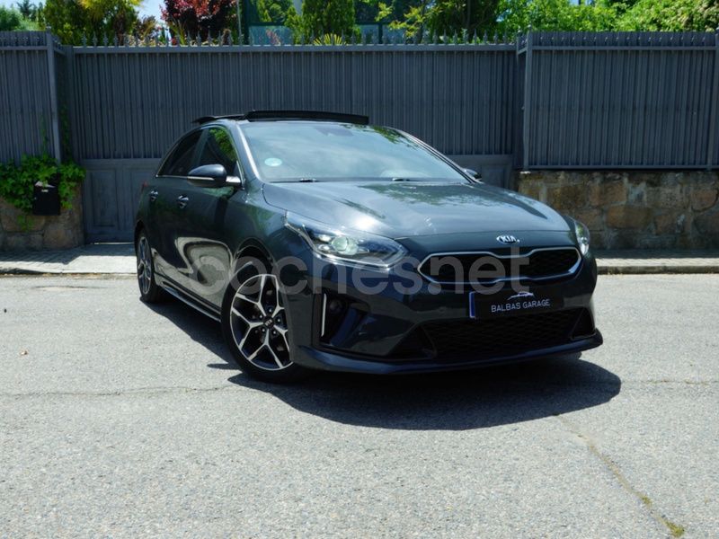 Gris / plata Usado 2019 Kia Ceed GT GT-Line Berlina | 18.490 € (Precio justo) - Imagen 1/4