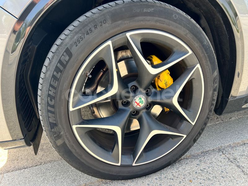 Beige Usado 2021 Alfa Romeo Stelvio Ti SUV | 29.990 € (Un poco caro) - Imagen 1/4