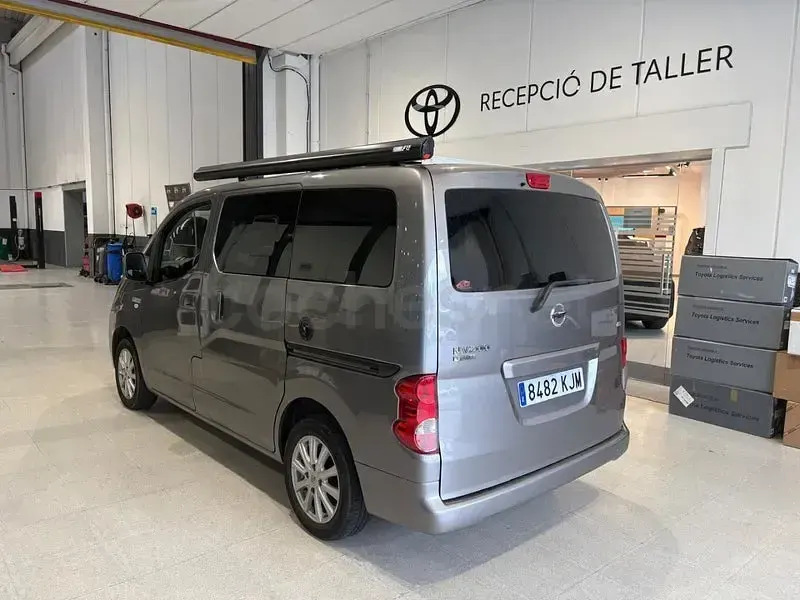 Usado Nissan Evalia Comfort 110 CV (80 kW) 2018 Gris / plata Monovolumen