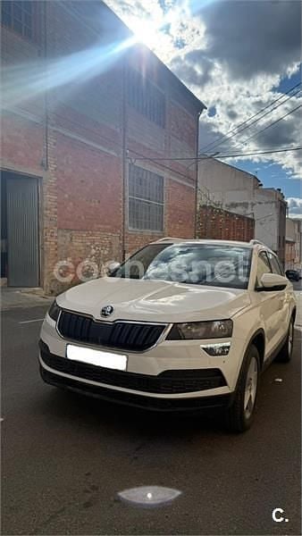 Usado Skoda Karoq Ambition 150 CV (110 kW) 2021 Blanco SUV