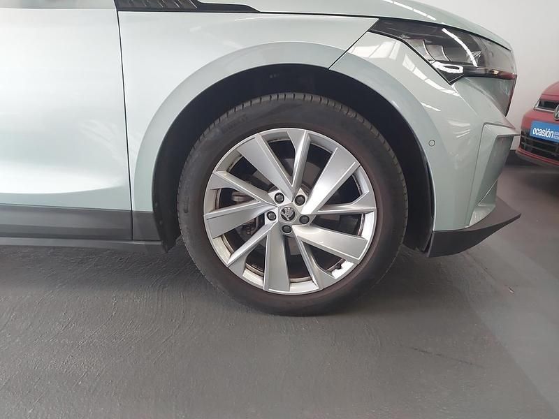 Usado Skoda Enyaq iV 150 kW (204 CV) 2024 Plata árctico metalizado SUV