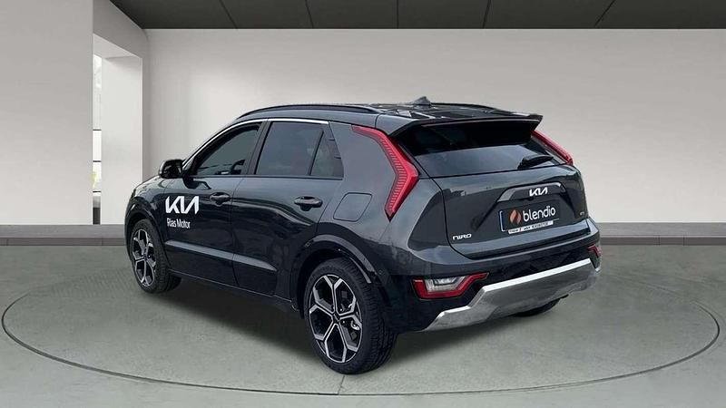 Usado Kia Niro 141 CV (103 kW) 2024 Gris SUV